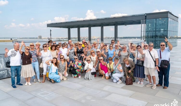 Marki - Seniorzy z Marek odkrywają historię w Warszawie