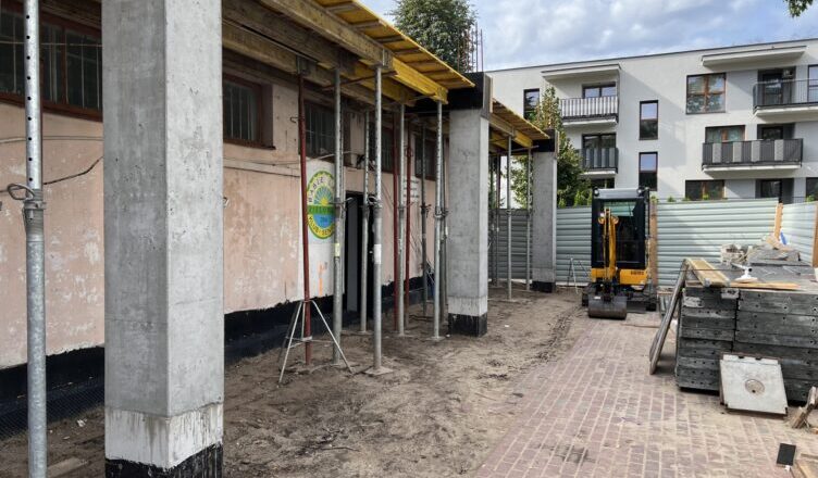 Zielonka - Modernizacja Babiego Lata – trwa budowa antresoli