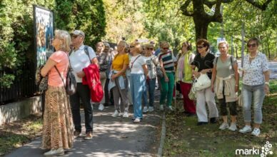 Marki - Seniorzy z Marek w Ogrodzie Botanicznym w Powsinie