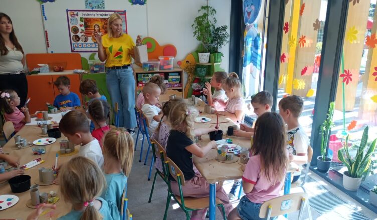 Ząbki - Przedszkolaki z Zielonego Dinka odkrywają moc recyklingu!