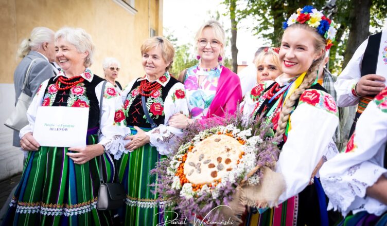Dożynki Diecezjalno-Powiatowe w Radzyminie – wspólne święto pracy i plonów