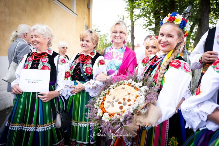 Dożynki Diecezjalno-Powiatowe w Radzyminie – wspólne święto pracy i plonów