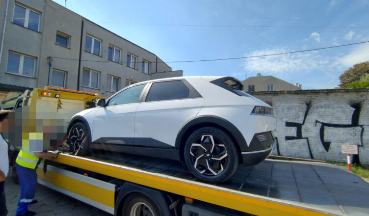 Skradziony w Hiszpanii, odnaleziony przez "Kobrę" w warszawskim komisie