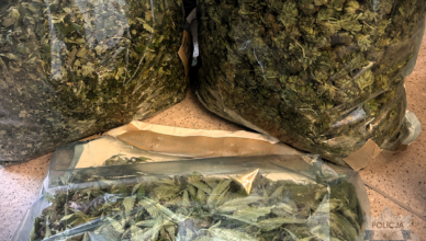 Policjanci przechwycili 5 kilogramów narkotyków. Trzech mężczyzn w areszcie.