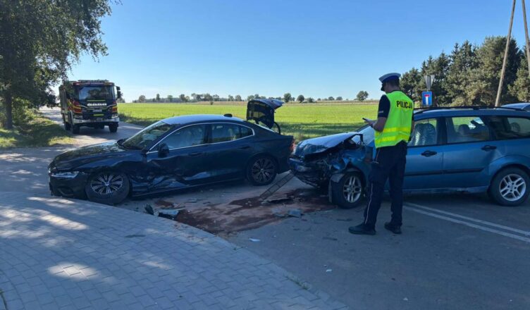 Nieustąpienie pierwszeństwa – dwie osoby trafiły do szpitala