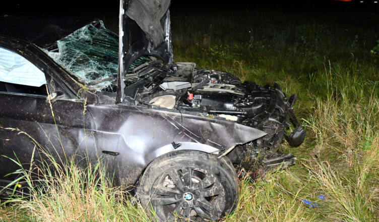 Wypadek na DW 587 - trzy osoby ranne