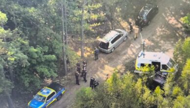 Policja prowadzi poszukiwania dronów, które miały spaść na terenie Warszawy i okolic