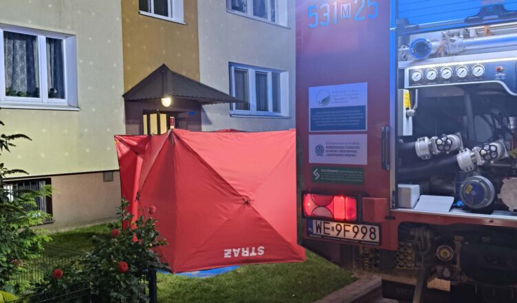 Tragiczny pożar w budynku mieszkalnym. Dwie osoby nie żyją