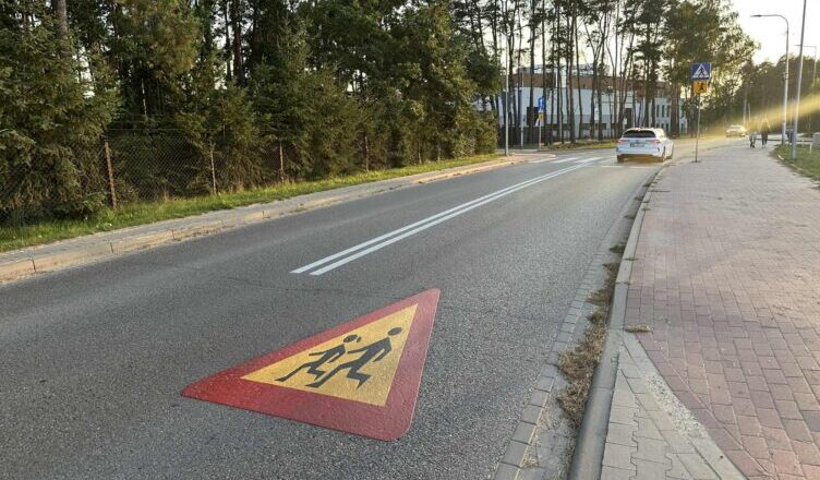 Bezpieczna Dworkowa. Kobyłka i Powiat wspólnie na rzecz najmłodszych pieszych