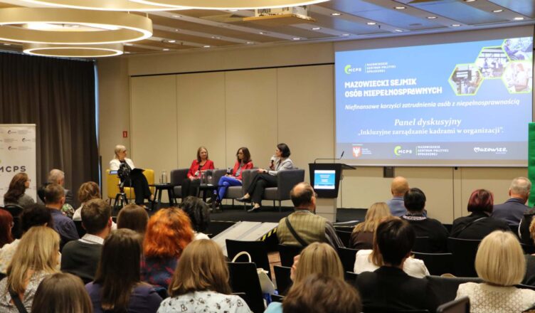 Praca osób z niepełnosprawnościami to realny zysk dla rynku – wnioski z Mazowieckiego Sejmiku Osób Niepełnosprawnych