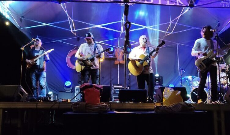 Szanty pod gwiazdami w Kobyłce