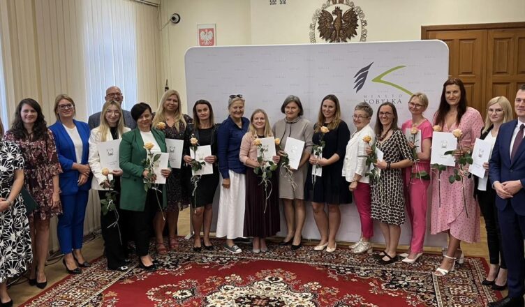 Trzynaście nauczycielek z Kobyłki mianowanych na wyższy stopień zawodowy