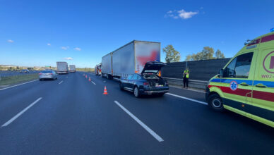 Policjanci zatrzymali pijanego kierującego audi - na S8 spowodował kolizję z ciężarówką.