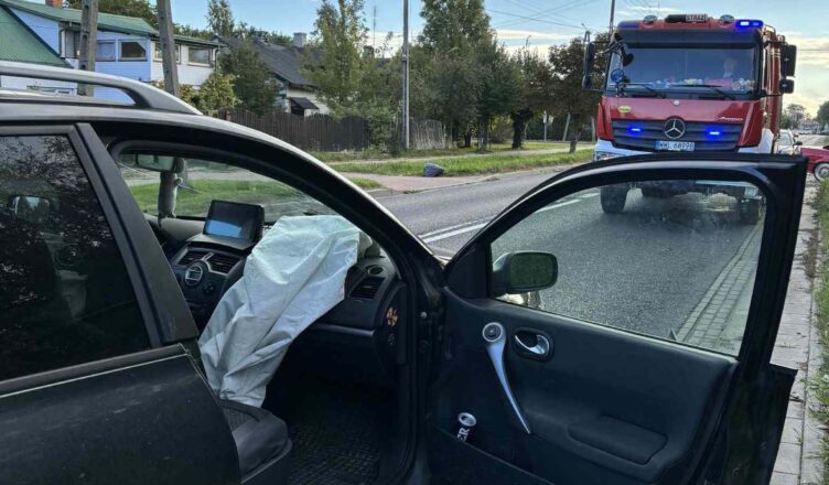 Zderzenie dwóch samochodów osobowych w Jadowie