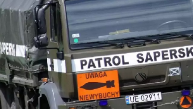 Zatrważające znalezisko po wybuchu w Rembertowie. Arsenał pocisków w prywatnym domu, ulica zamknięta, mieszkańcy ewakuowani.