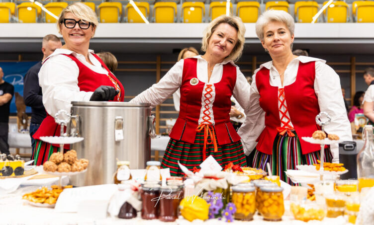 Kulinarna i kulturalna uczta w Ząbkach: I Przegląd Kół Gospodyń i Gospodarzy Wiejskich Powiatu Wołomińskiego za nami