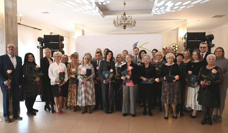 Kobyłka - Nagrody Burmistrza Miasta Kobyłka dla nauczycieli