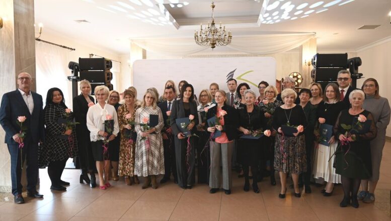 Kobyłka - Nagrody Burmistrza Miasta Kobyłka dla nauczycieli
