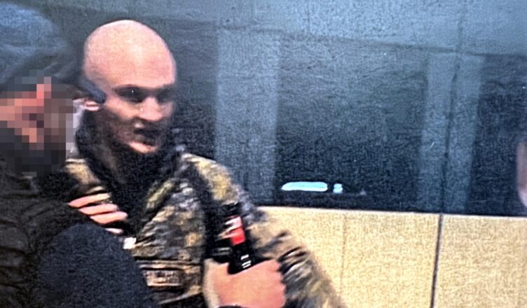 Spowodował uszczerbek na zdrowiu. Znasz go? Zadzwoń!