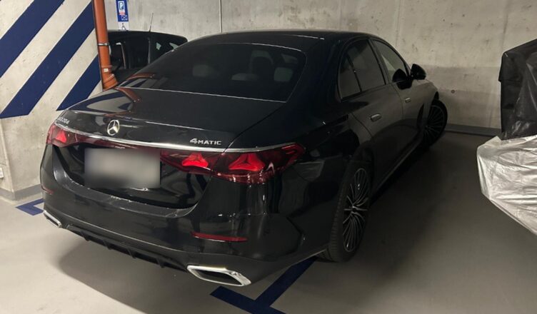 Policjanci odzyskali luksusowy samochód o wartości 360 tysięcy złotych