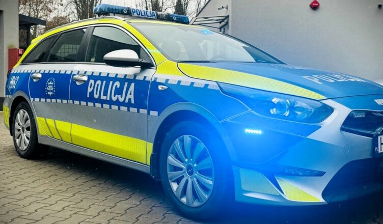 Policyjny radiowóz pogryziony podczas interwencji