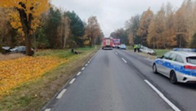 Zderzenie osobówek na DK60 – dwie osoby trafiły do szpitala