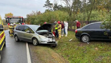 Zderzenie osobówek na DK57 - jedna osoba trafiła do szpitala