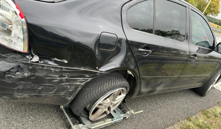 Niebezpieczna kolizja na S8 w Niegowie – kierowca mercedesa był pijany