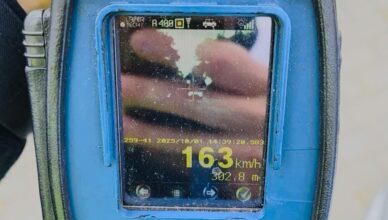 Kierowca BMW pędził 163 km/h w obszarze zabudowanym – stracił prawo jazdy