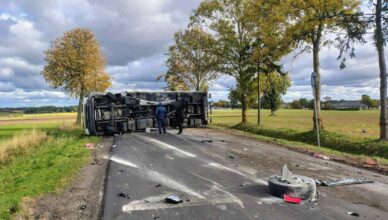 Zderzenie busa z ciężarówką na DW616