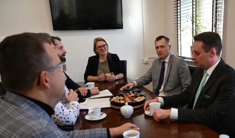 Czy Kobyłka wprowadzi nocną prohibicję? Trwają rozmowy między samorządami powiatu