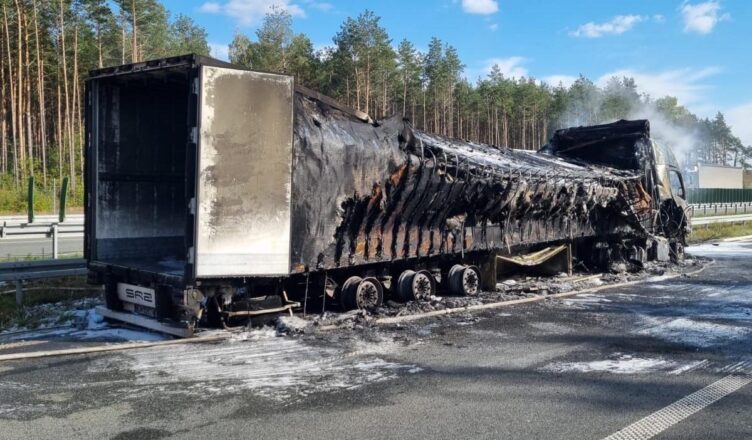 Pożar ciężarówki na S61