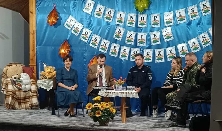 Głośne czytanie w Kobyłce