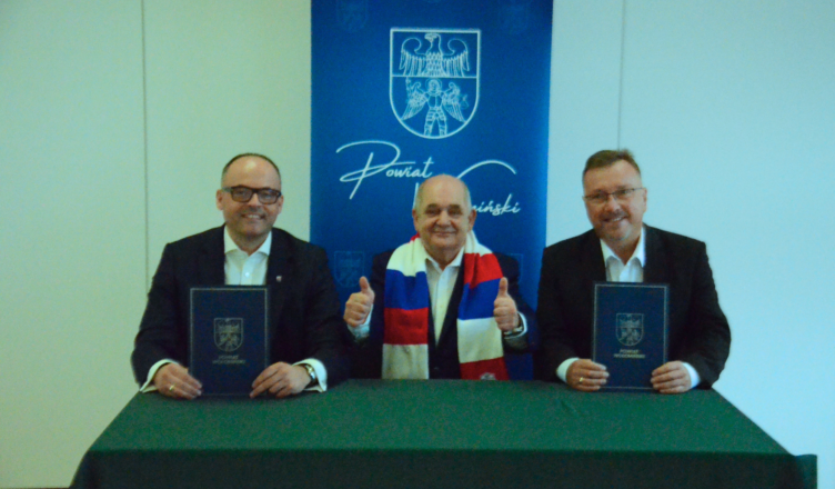 MKS Ząbkovia Ząbki z nowym partnerem – podpisano umowę o współpracy z Powiatem Wołomińskim