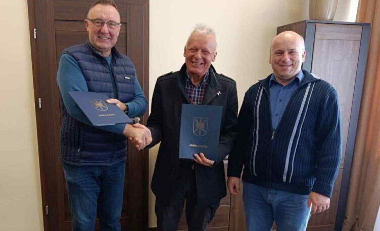 Nowa droga w Gminie Jadów – podpisano umowę na budowę ul. Polnej