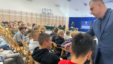 W Ząbkach debatowano o bezpieczeństwie pieszych i użytkowników hulajnóg