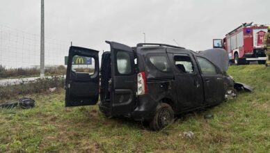 Dachowanie w Emilianowie. Na miejscu służby zareagowały błyskawicznie