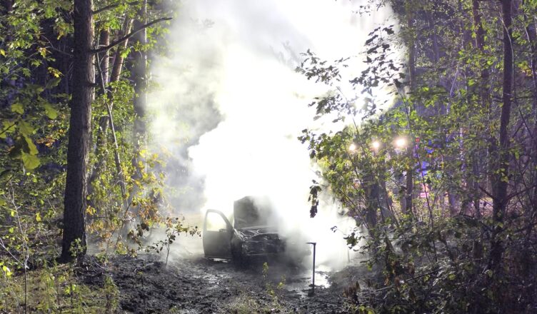 Pożar samochodu w Radzyminie