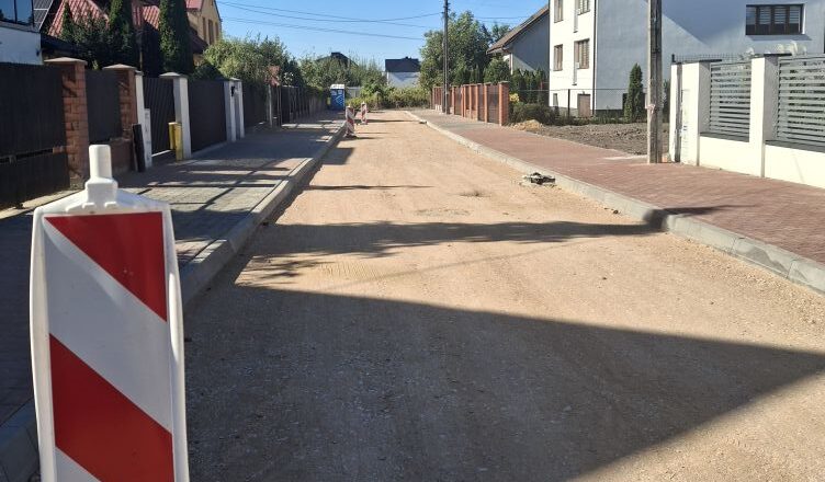 Ząbki - Trwa remont ul. Łabędziej