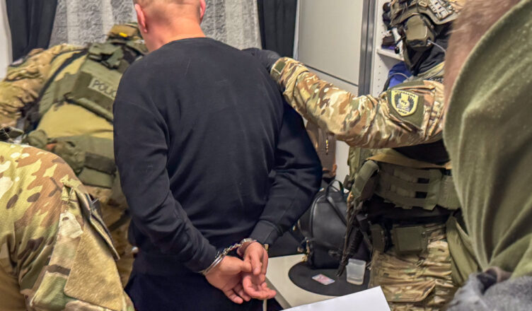 Stołeczni policjanci uderzyli w dilerów z Brzeskiej i Ząbkowskiej