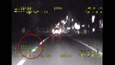 Jechał 171 km/h w obszarze zabudowanym, popełniał wykroczenia jedno po drugim