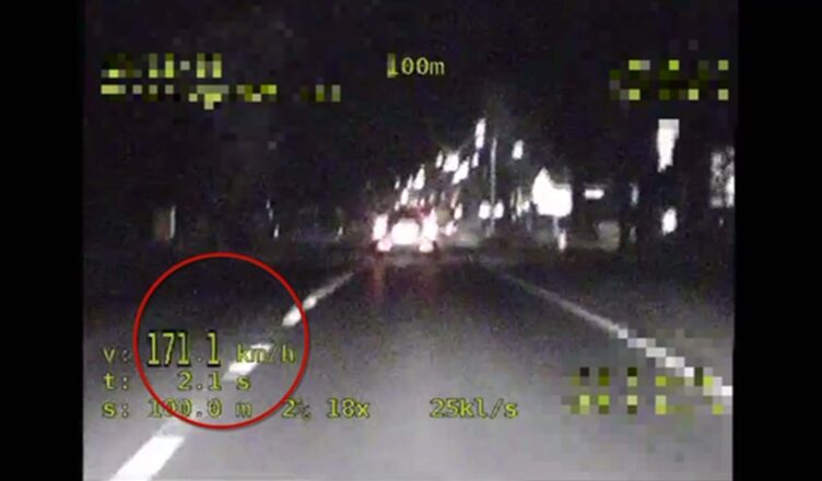 Jechał 171 km/h w obszarze zabudowanym, popełniał wykroczenia jedno po drugim