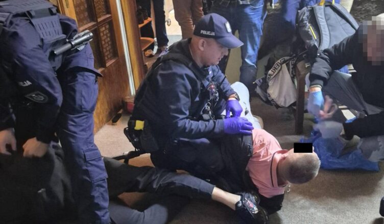 Zaatakowali obywateli Ukrainy. Mieli przy sobie przedmiot przypominający broń i kastet