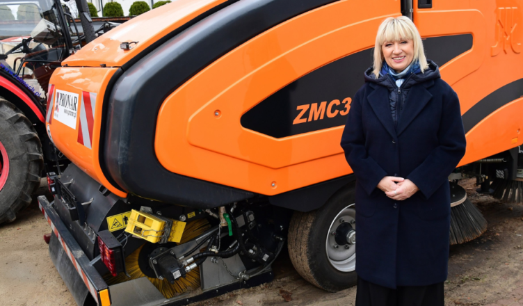 Nowa uliczna zamiatarka w Ząbkach