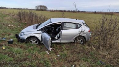 Dachowanie w Malechach. Jedna osoba trafiła do szpitala.