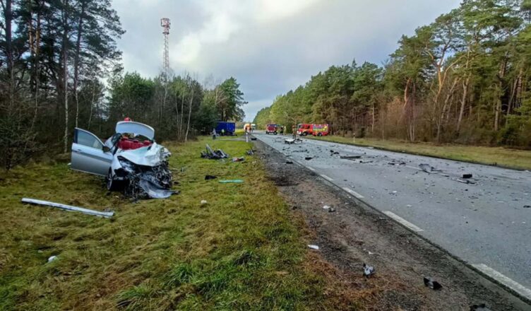 Zderzenia osobówki z ciężarówką na drodze K-60