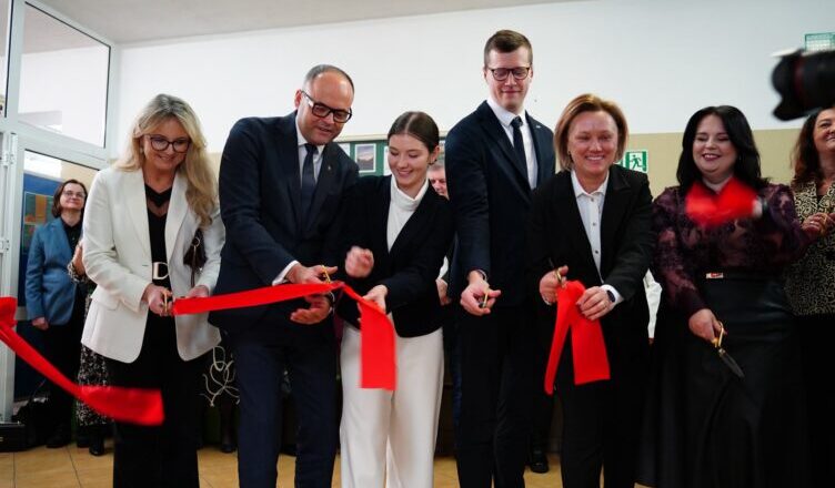 Innowacyjny krok w edukacji zawodowej: w Tłuszczu otwarto wyjątkową pracownię kolejową