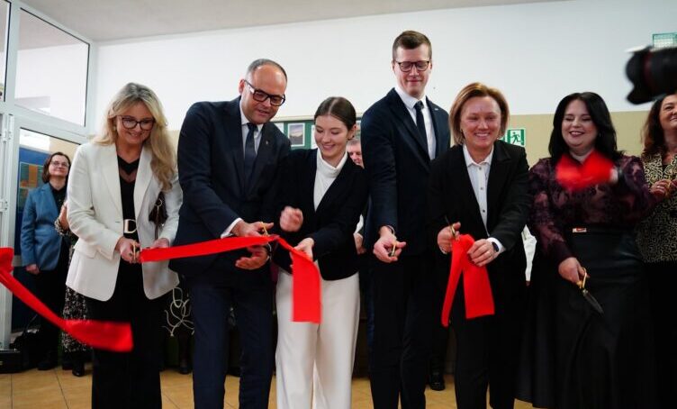 Innowacyjny krok w edukacji zawodowej: w Tłuszczu otwarto wyjątkową pracownię kolejową