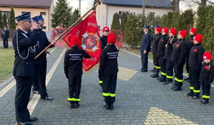 Nowe pokolenie gotowe do służby. Uroczyste ślubowanie Młodzieżowej Drużyny Pożarniczej w Chajętach