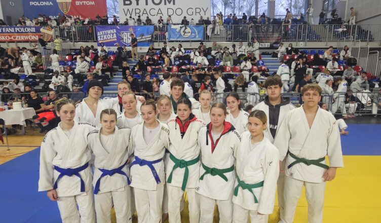 Sukcesy judoków UKS "SameJudo" na otwartym Pucharze Polski Juniorów i Kadetów w Bytomiu